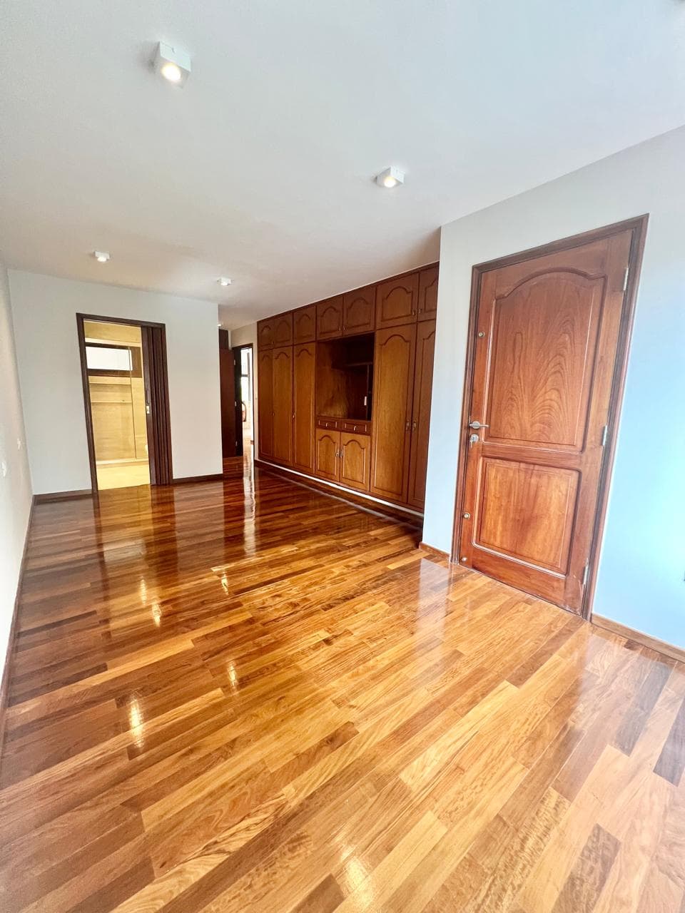 En Alquiler Amplia y Elegante Residencia en Barrio Carmelitas A390, foto 4