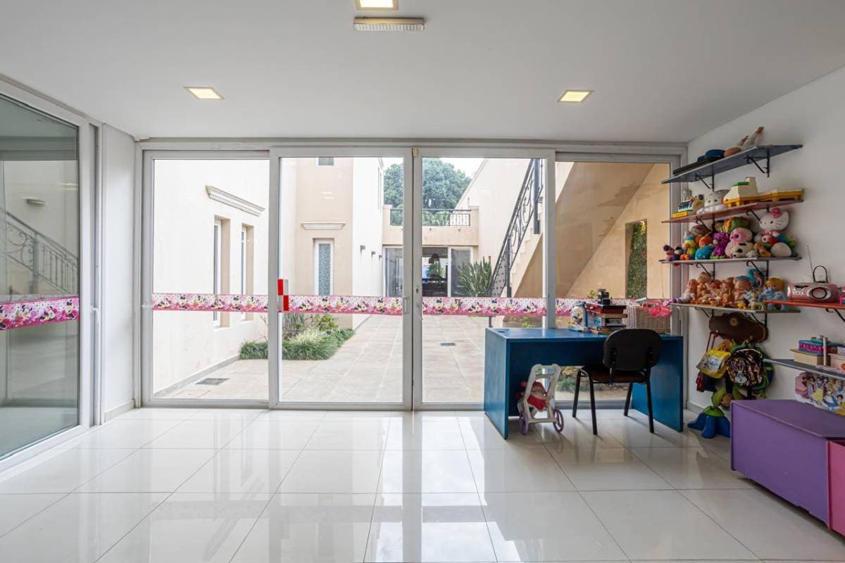 En venta – Amplia residencia en Lambaré A solo 10 minutos del Colegio SEK, foto 5