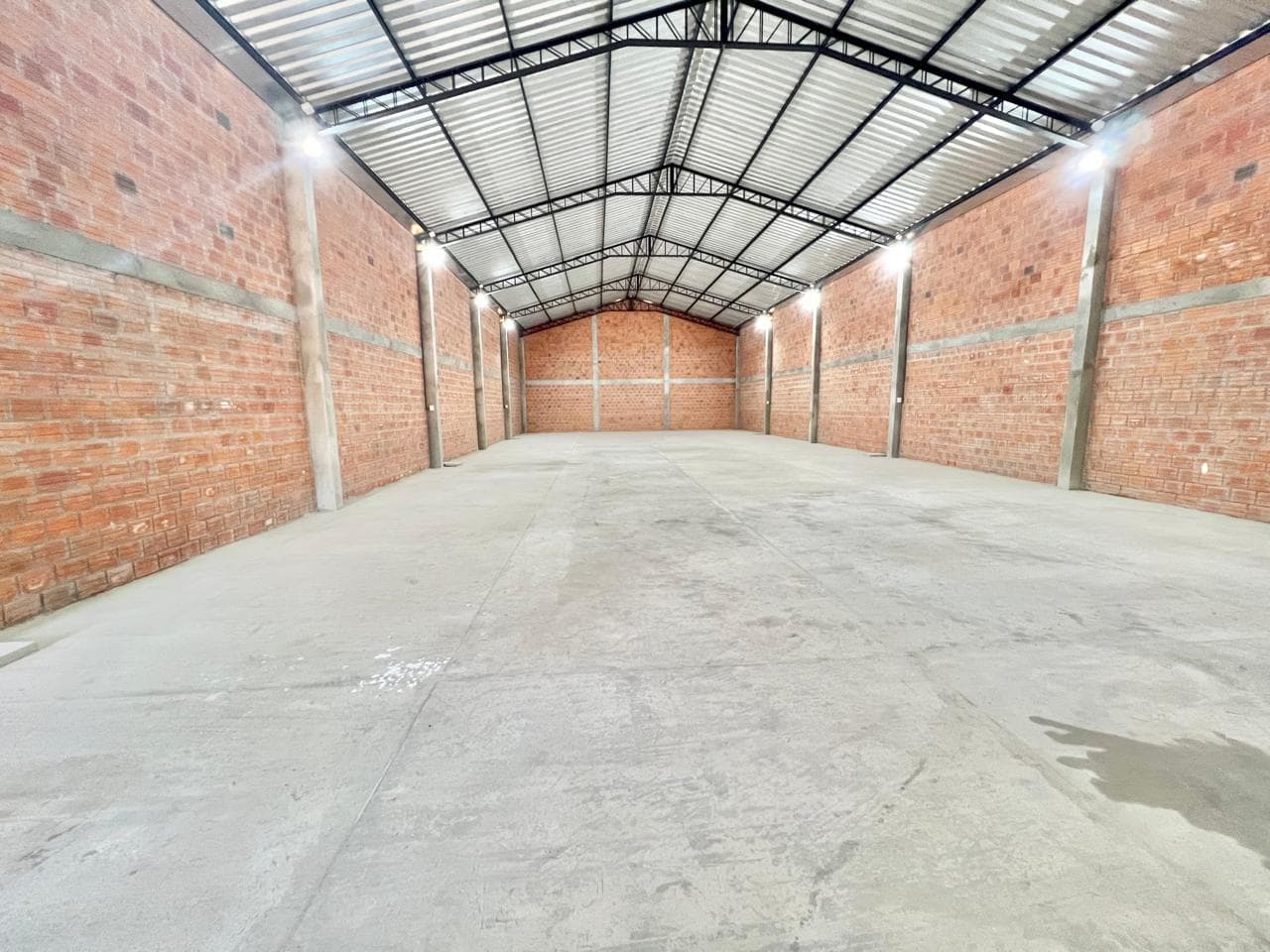 En Alquiler Depósito En Limpio, Zona Abasto Norte A396 — foto 3