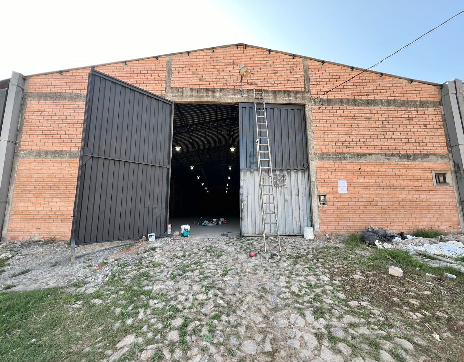 En Alquiler Depósito De 600 M2 En Mariano Roque Alonso A292