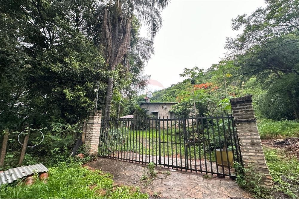 Vendo terreno de media hectarea en aregua