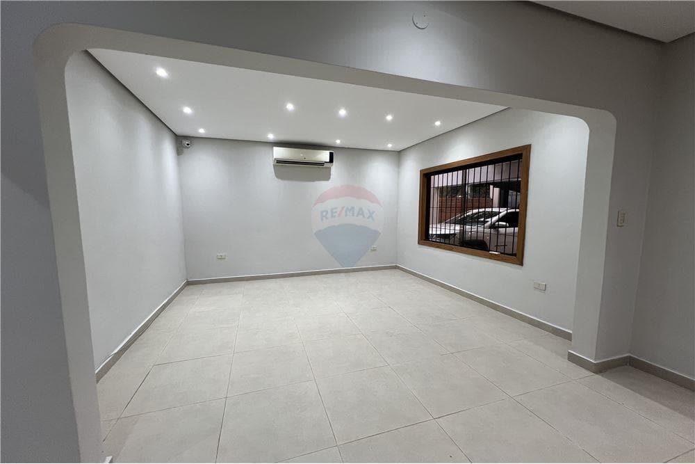 Amplia casa en Luque totalmente remodelada, foto 3