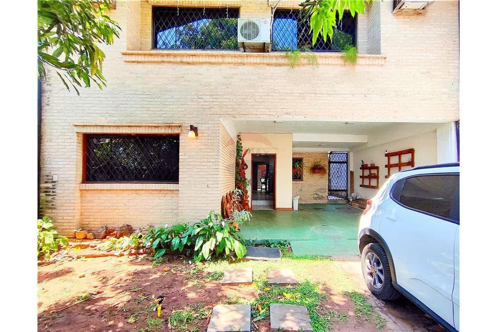 Hermosa casa en lambare de 4 habitaciones — foto 1