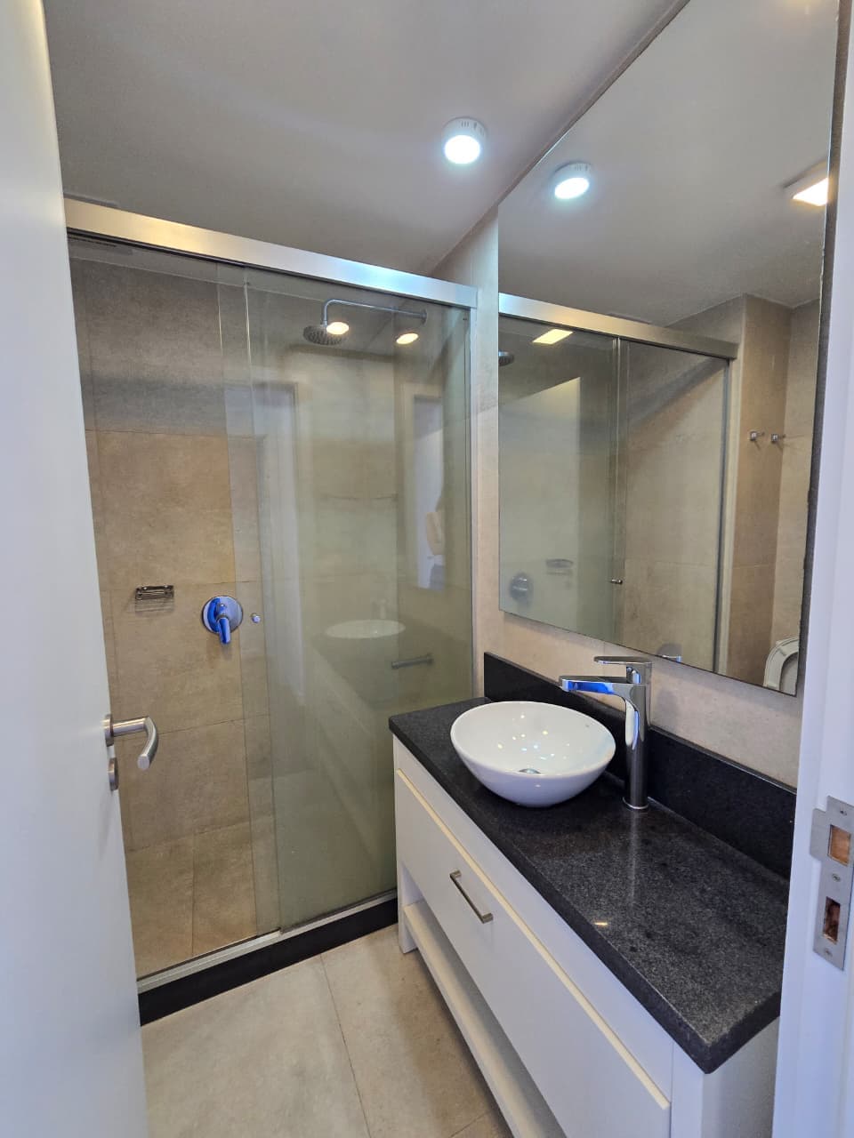 – departamento amoblado de 2 dormitorios en sky tower — foto 3