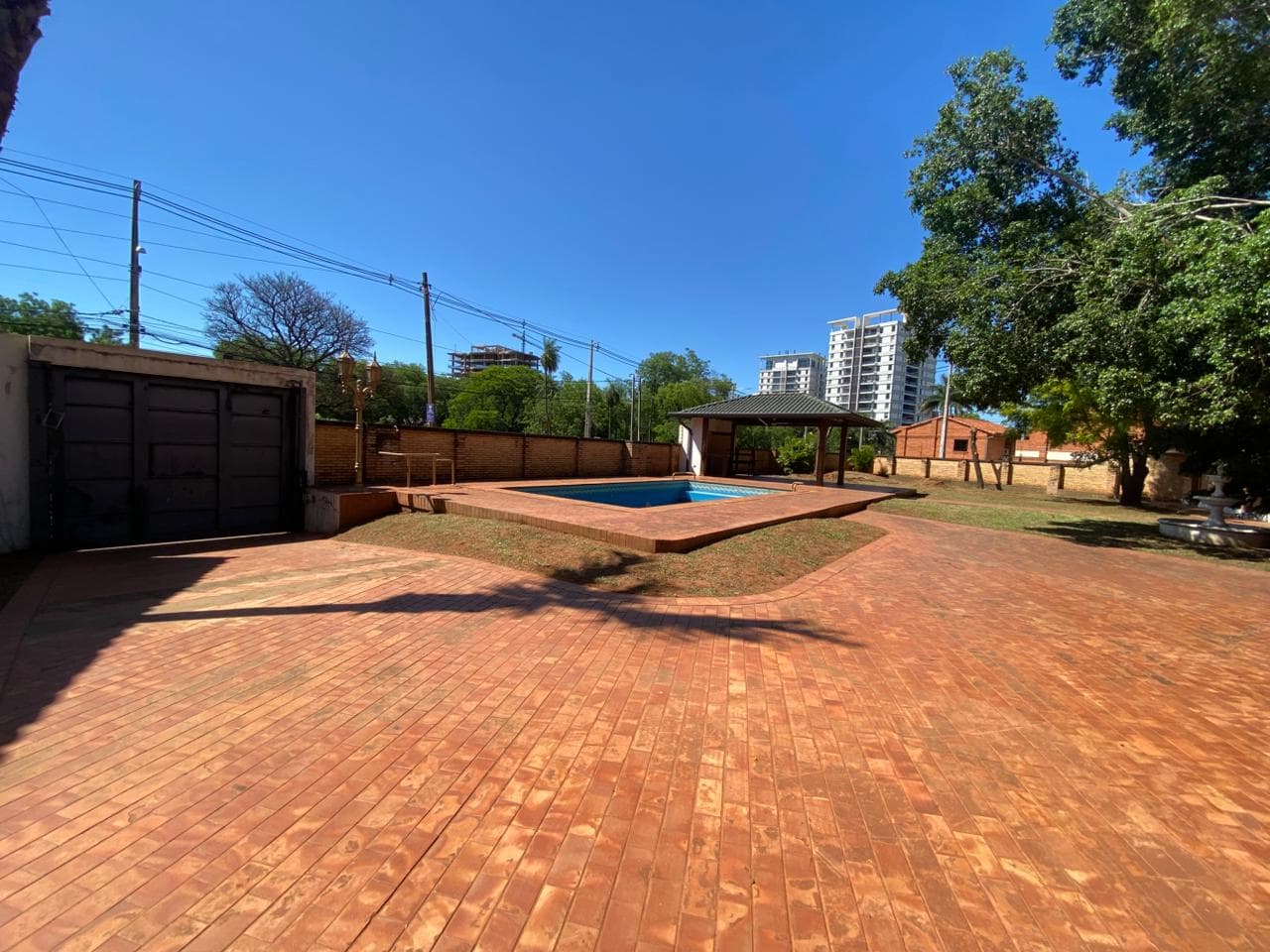 Casa En Esquina Zona Residencial Pinedo Shopping-Excelente Oportunidad — foto 1