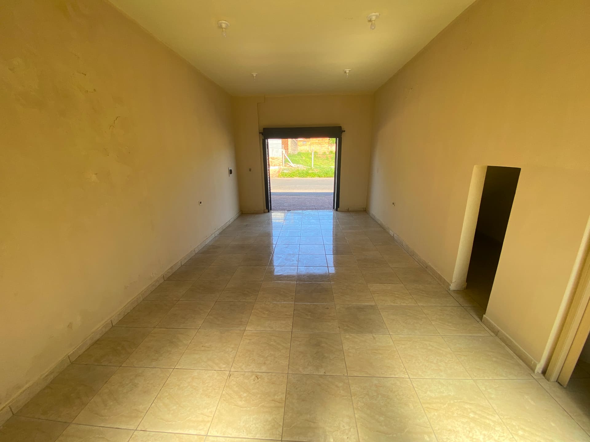 Salón Comercial/Oficina - Barrio Valle Apu'a I de Lambaré, foto 2