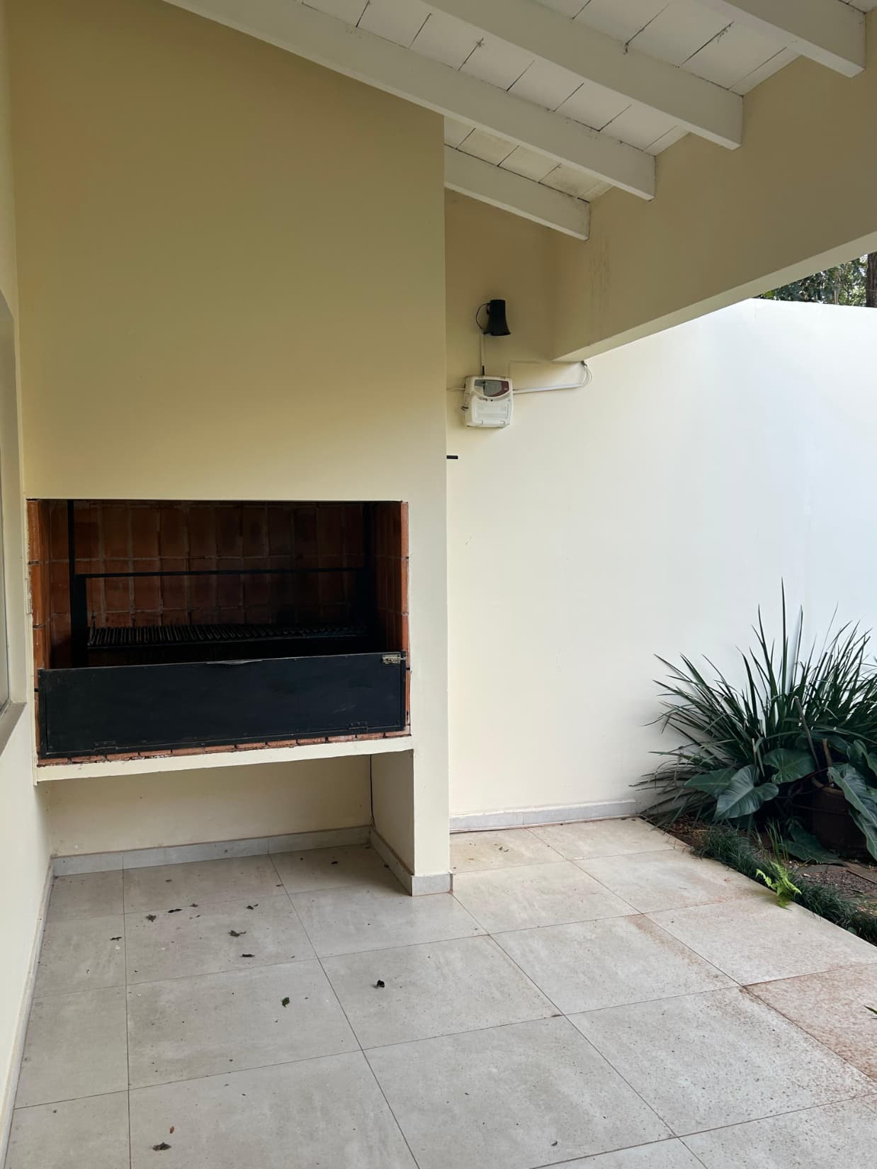 Amplio dúplex con patio 3 dormitorios en Luque cuarto barrio — foto 4