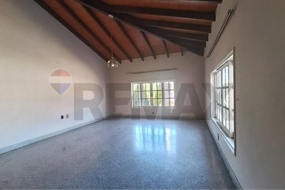 Casa en alquiler - barrio obrero — foto 2
