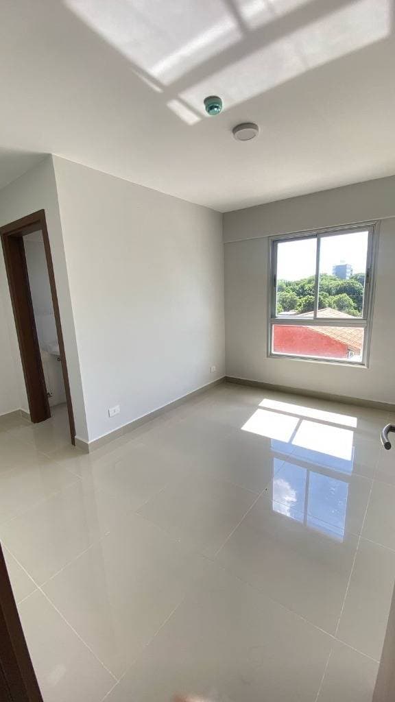 Alquilo departamento en Luque zona cit