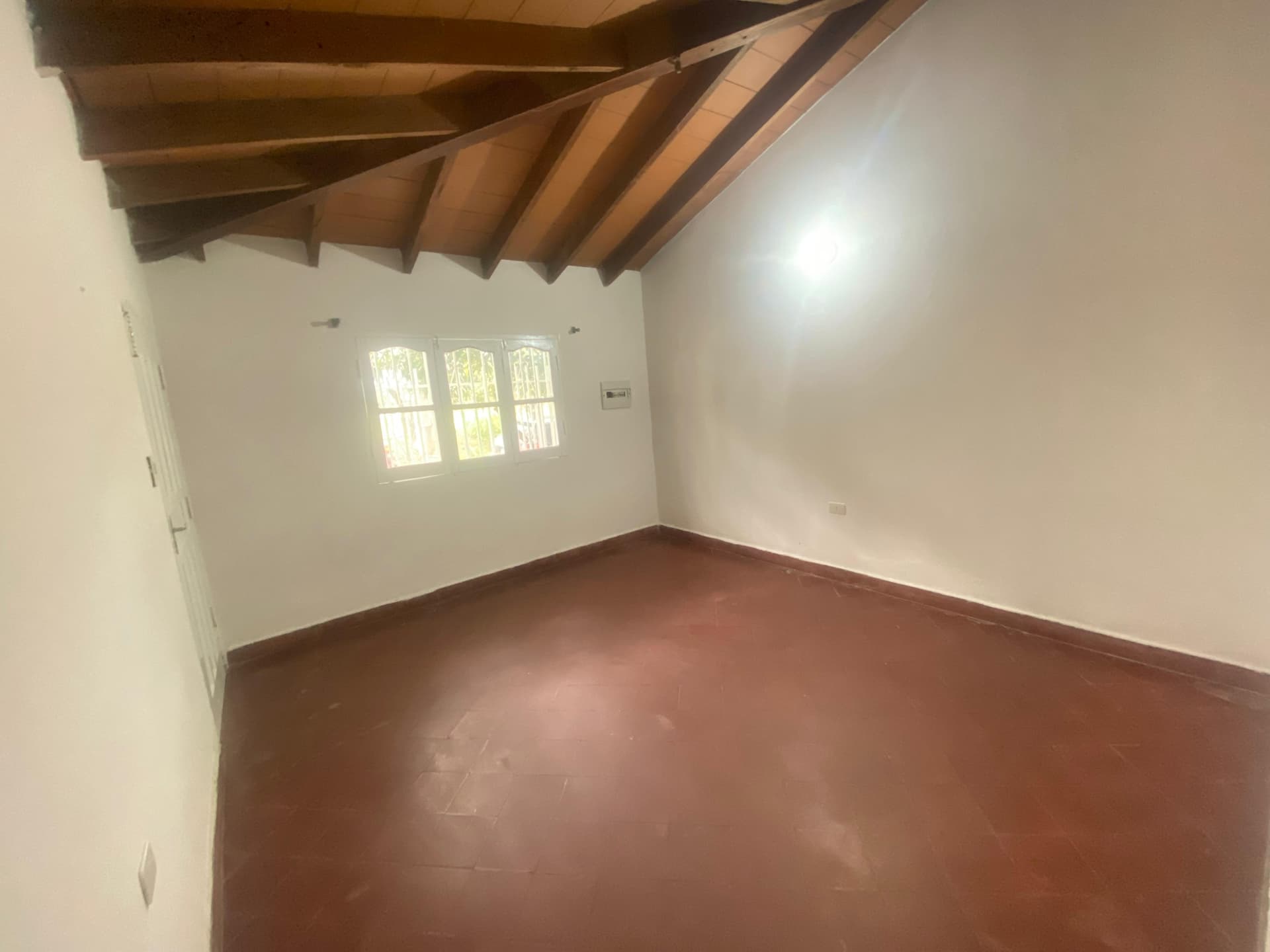Casa a precio de terreno en Mariano Roque Alonso en oferta, foto 5