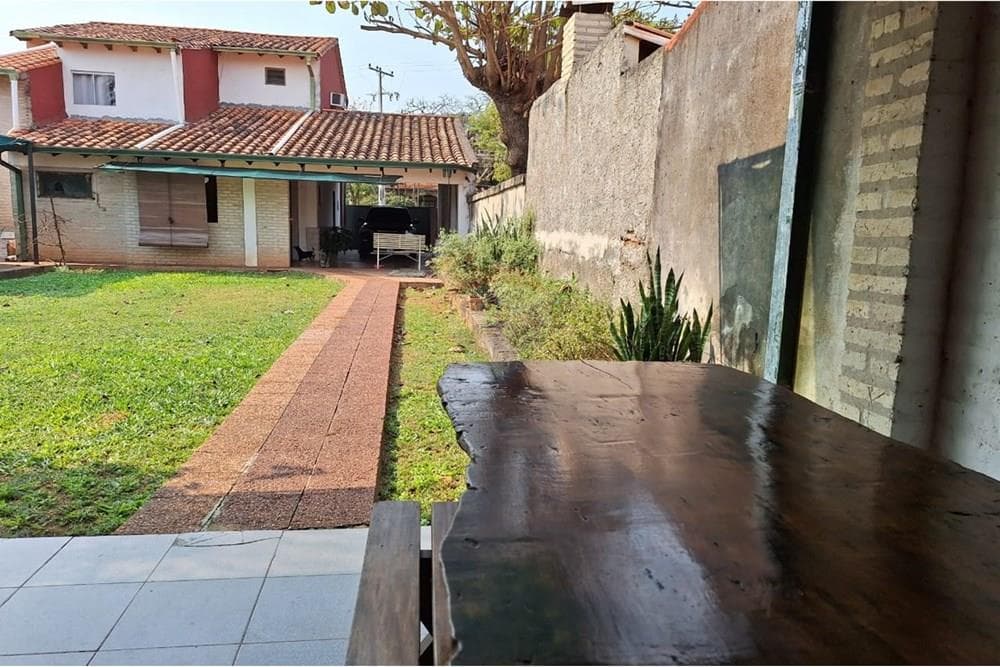 Casa de dos pisos en Luque- campo grande, foto 2