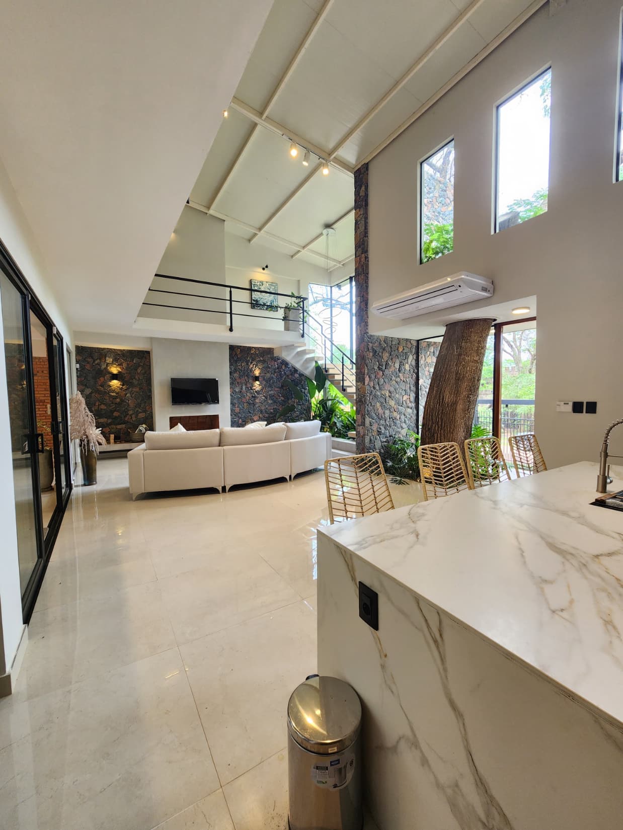 Se vende residencia amoblada en San Bernardino, foto 3