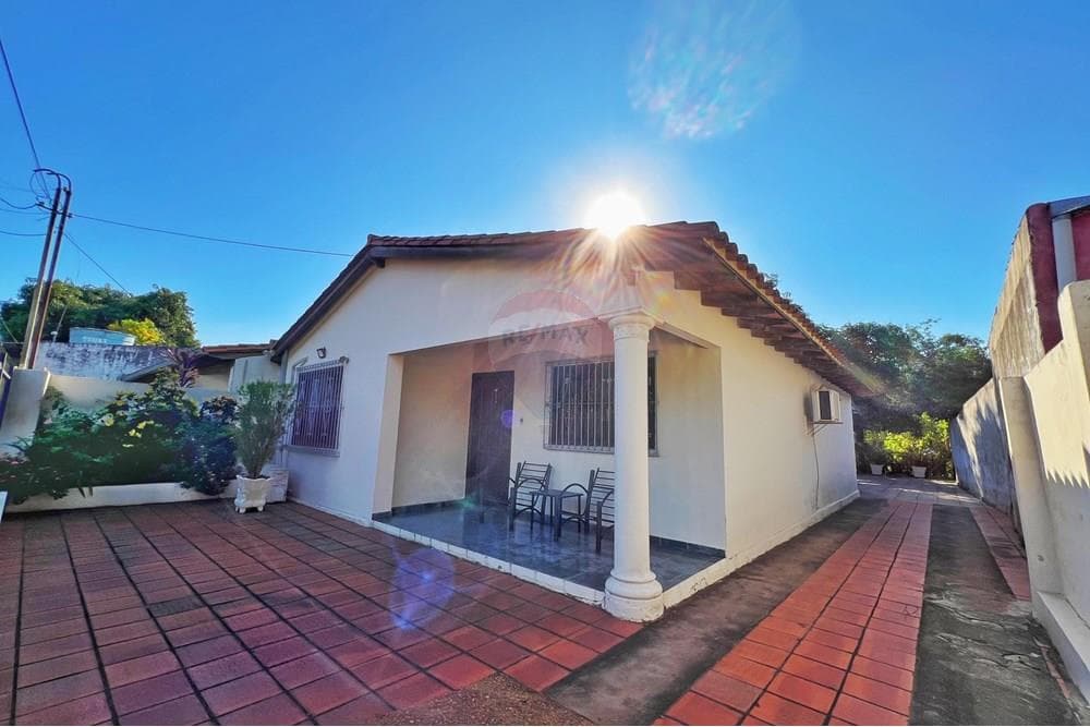 Vendo casa en Ñemby zona paresa coca cola