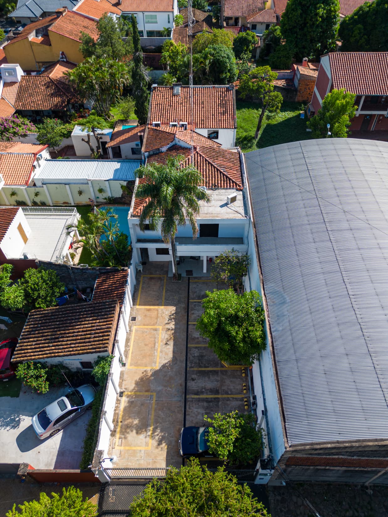 Amplia Oficina - Barrio Los Laureles — foto 4