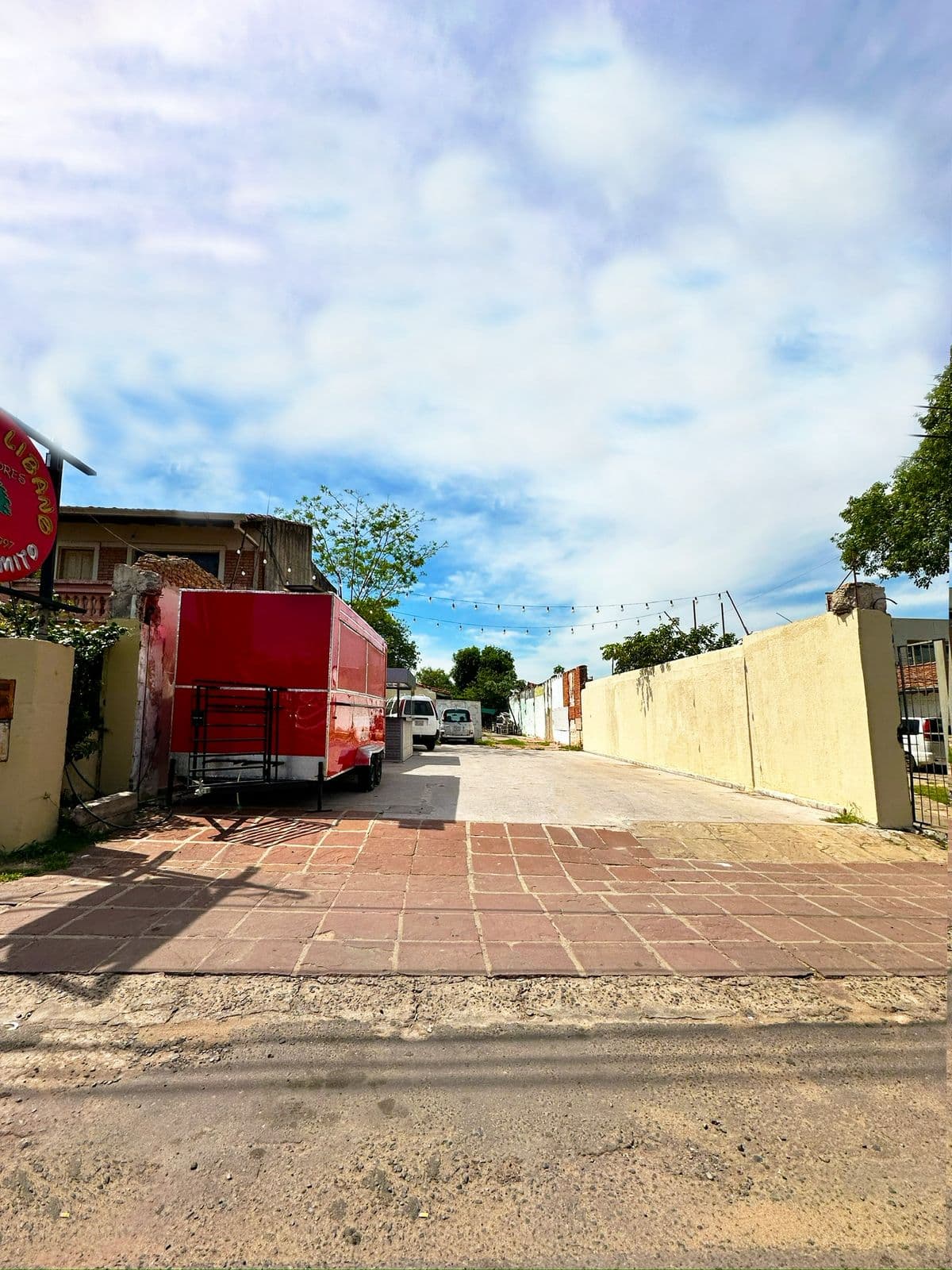 Terreno en venta – Avenida Aviadores del Chaco