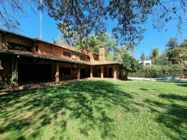 ¡Residencia de lujo en venta!