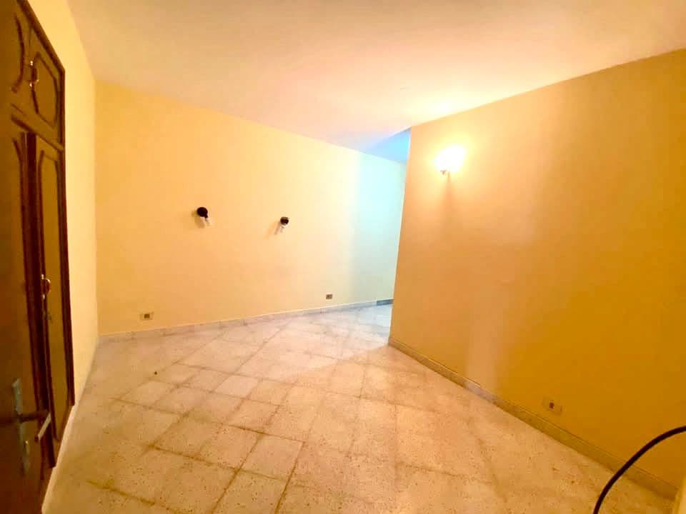 Amplio departamento de 120 M2 aprox en Barrio Mburicao, foto 4