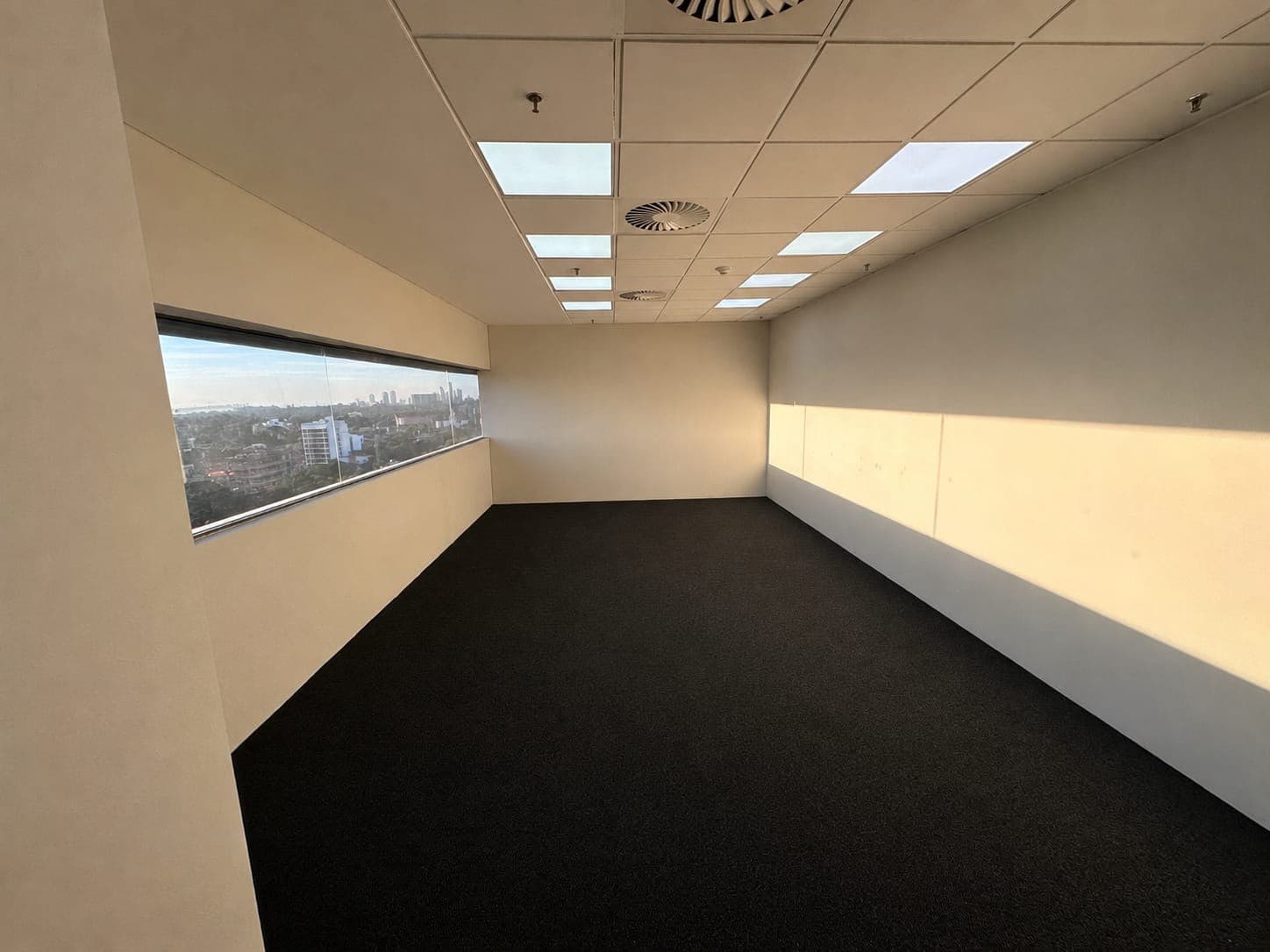 Oficina Corporativa En Alquiler En Torres Las Américas