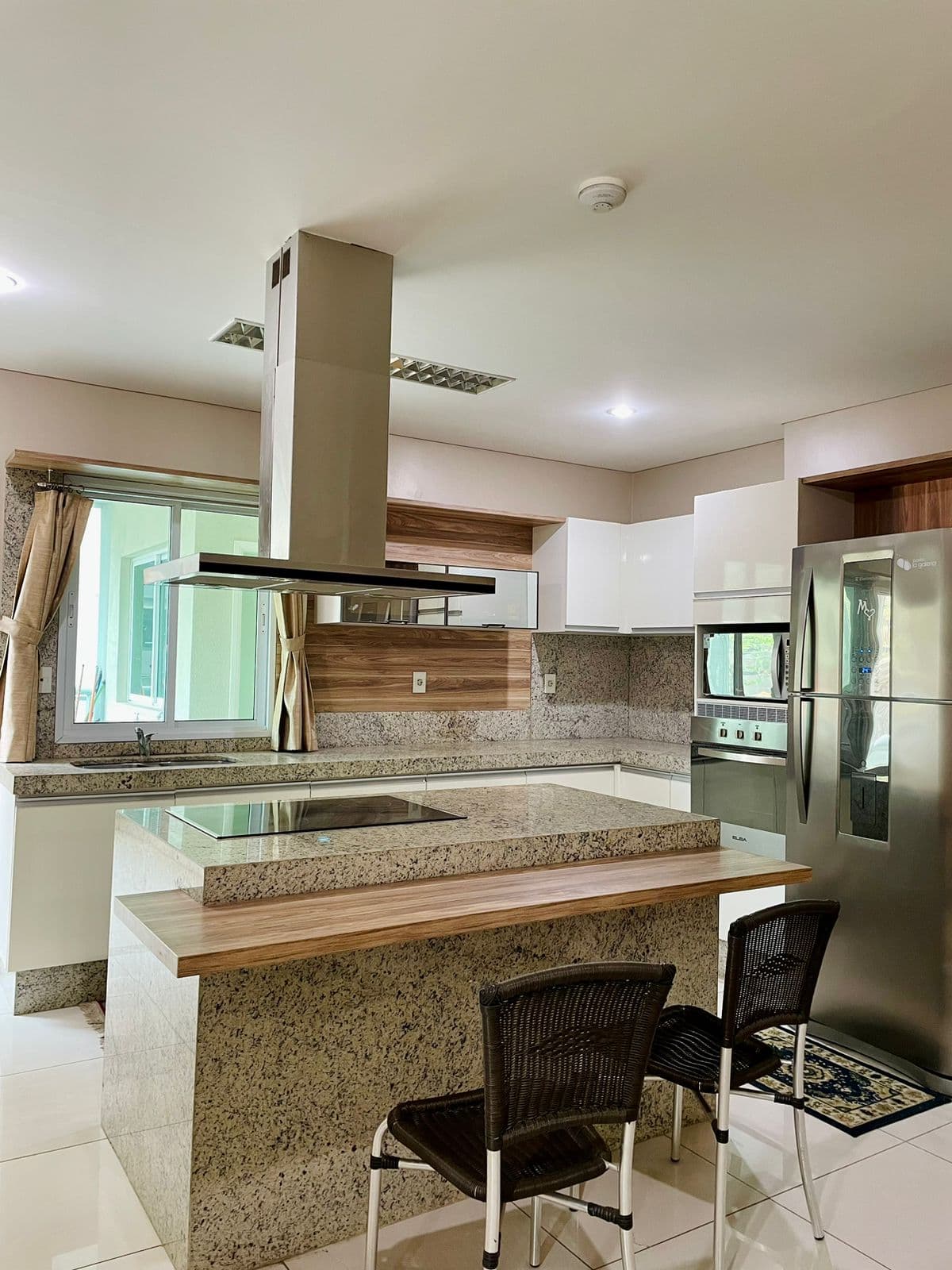 En Venta Departamento amoblado de 3 habitaciones en el Edificio Martinica, foto 4