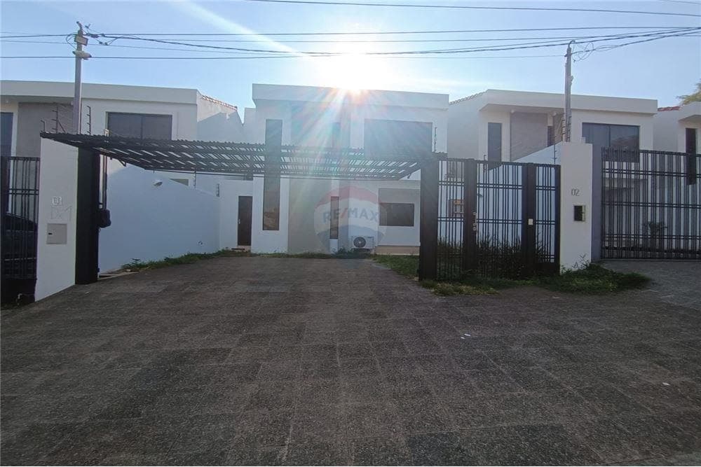 Amplio, hermoso Duplex zona SEK Lambaré!!! — foto 2