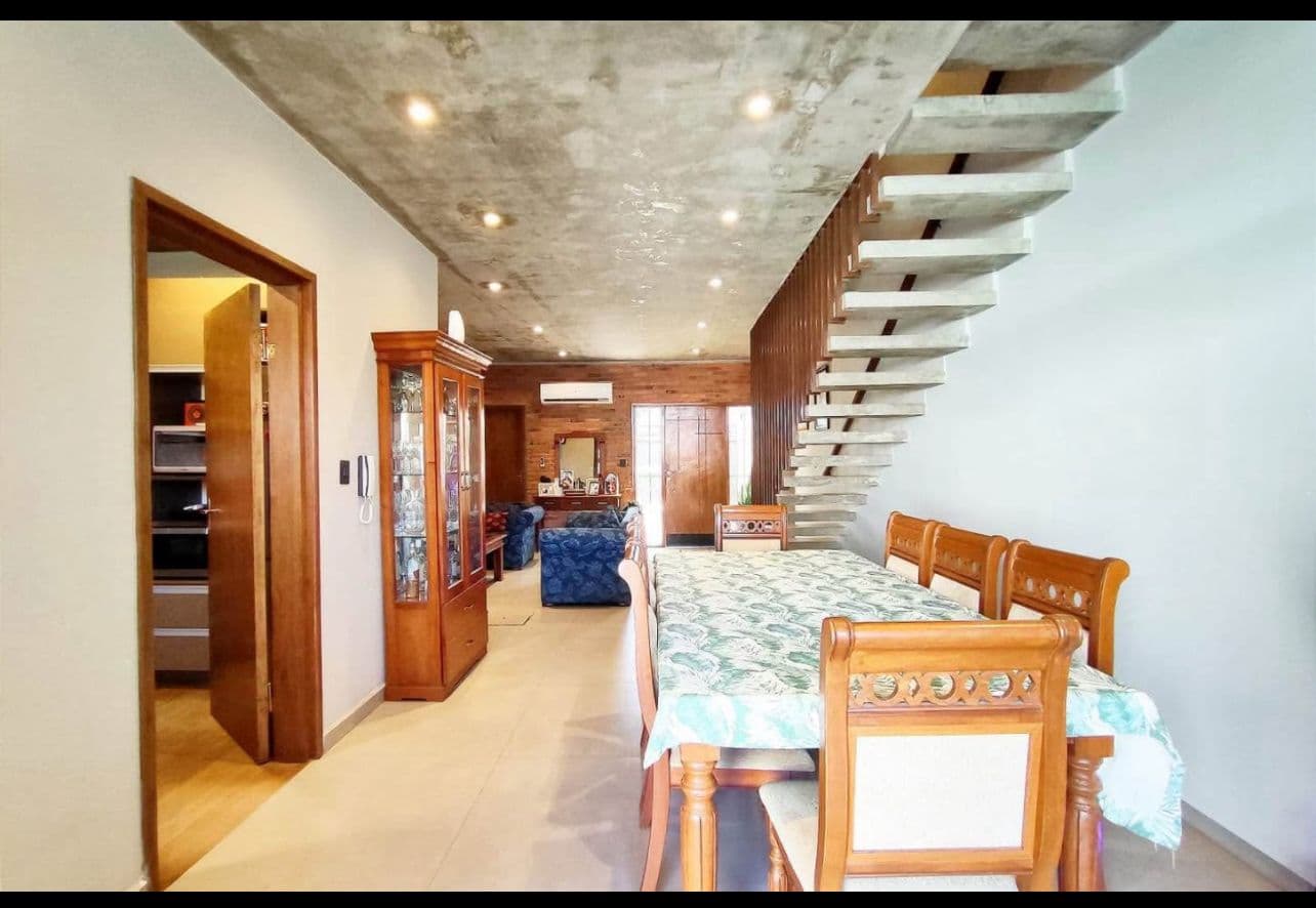 En venta duplex con piscina en Barrio La Concordia - Mariano Roque Alonso
