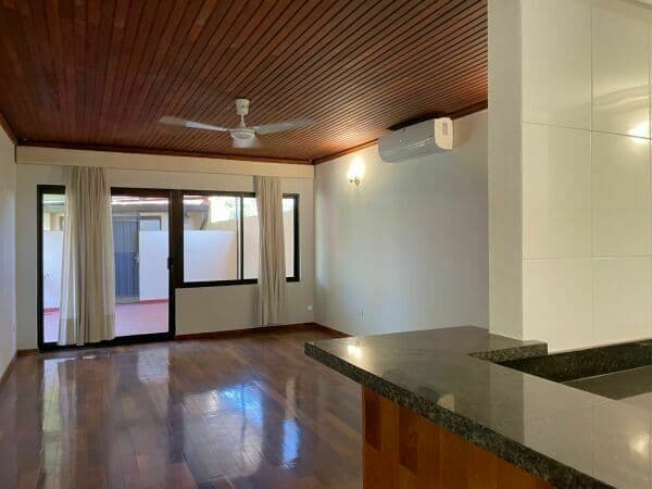 Hermosa y amplia residencia para vivienda u oficina zona centenario, foto 4