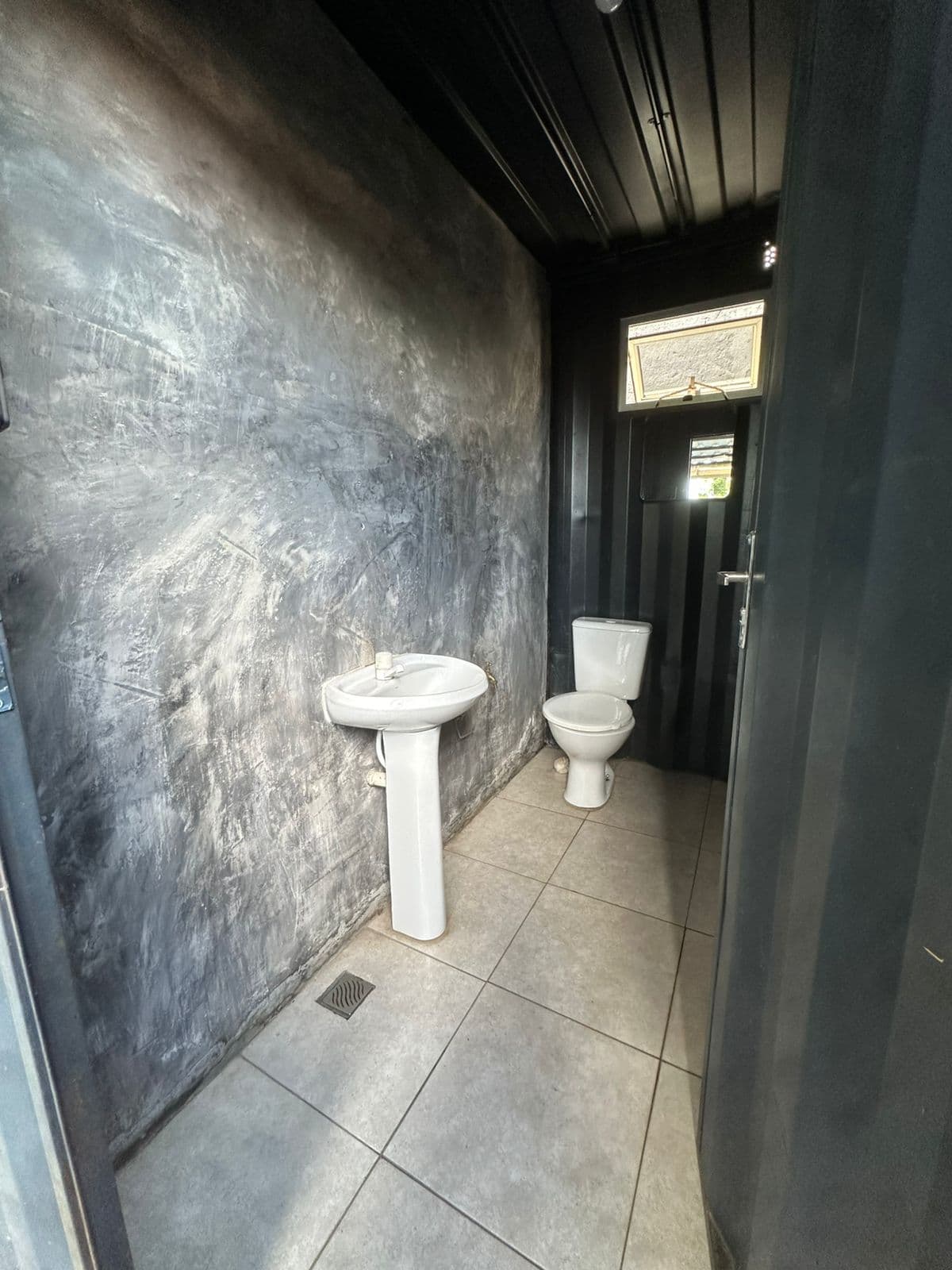 Oferta Tinglado En Alquiler – Zona Aviadores Del Chaco Y Santísima Trinidad, foto 4