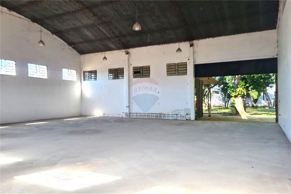 Complejo de depositos y oficinas en lambare, foto 3