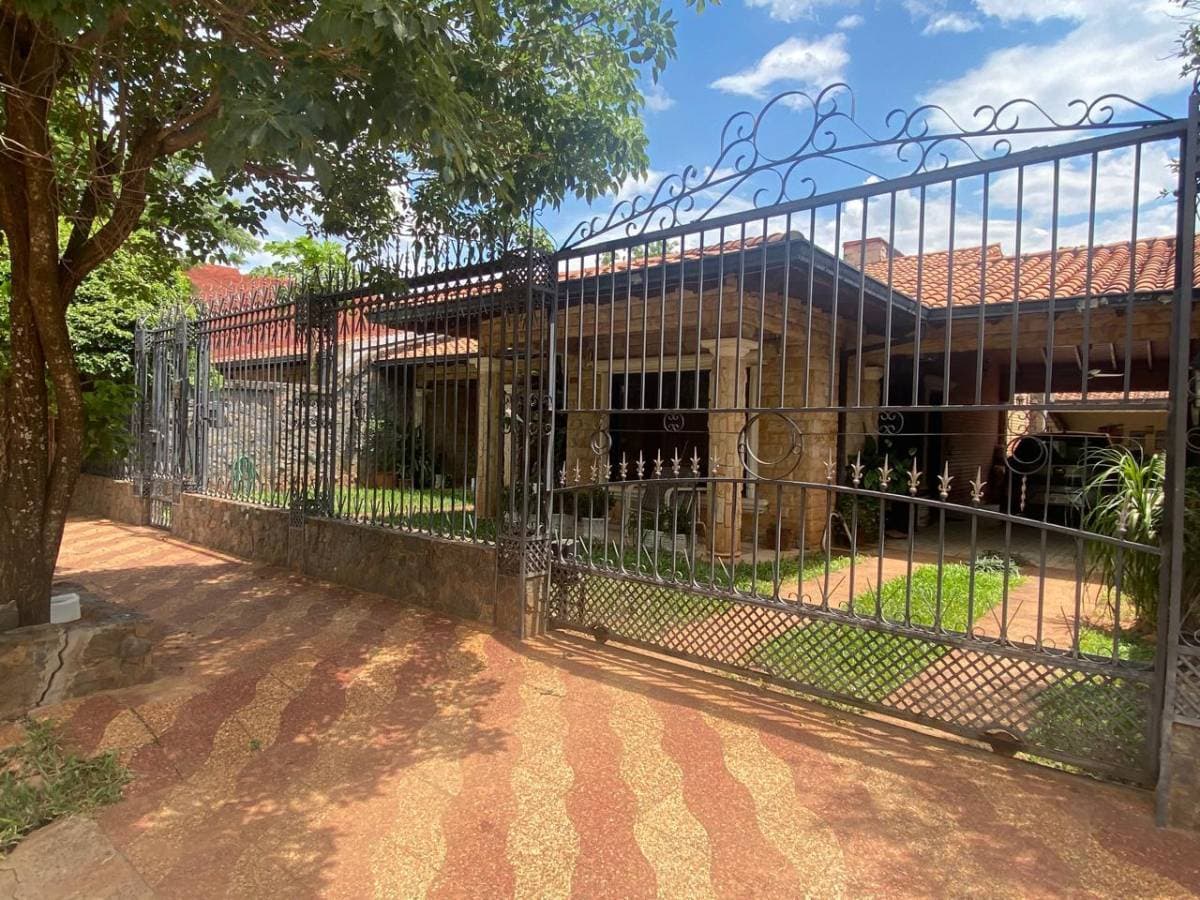 Vendo hermosa casa en Mariano Roque Alonso