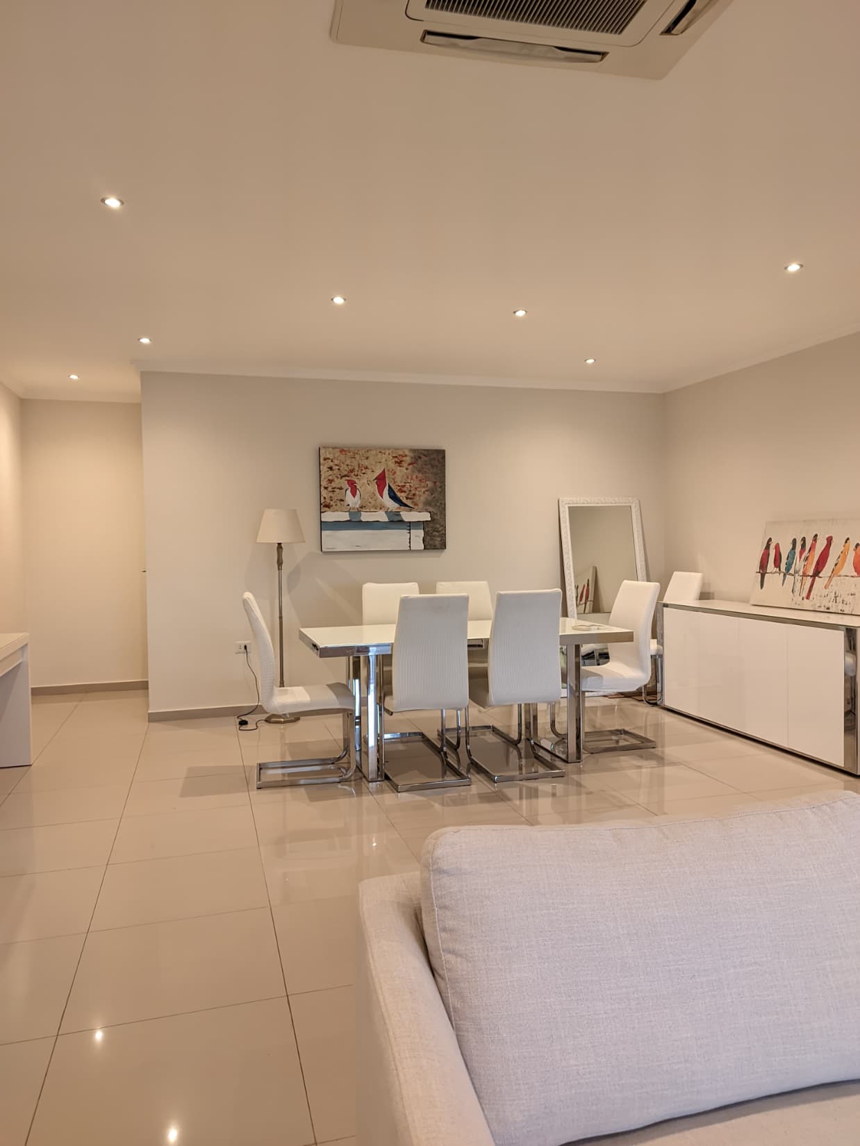 Penthouse Semi amoblado. 4 habitaciones. Mburucuya. COD 010, foto 4