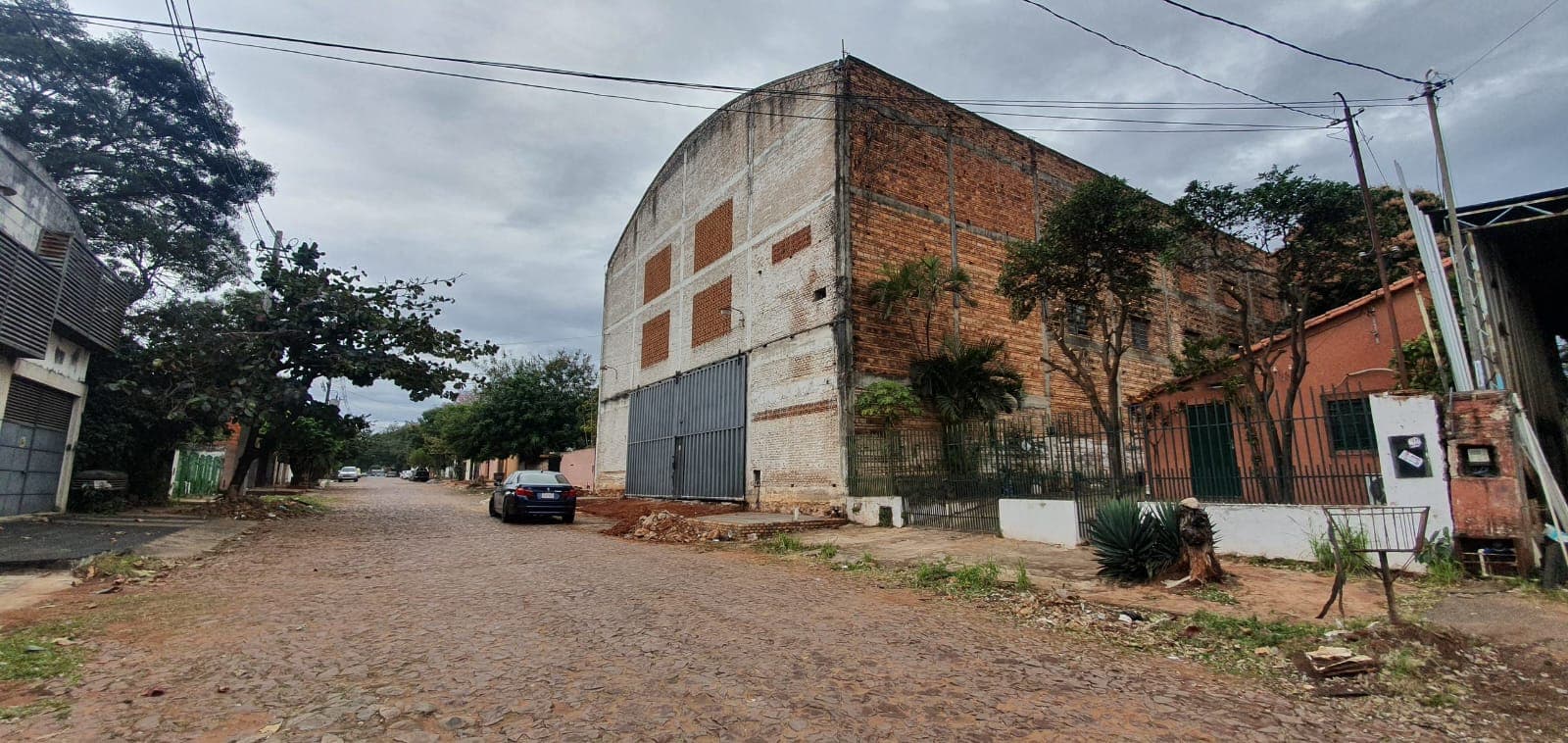 Deposito de 1.400 m2 a 2 cuadras de acceso sur‼️ c-1049, foto 2
