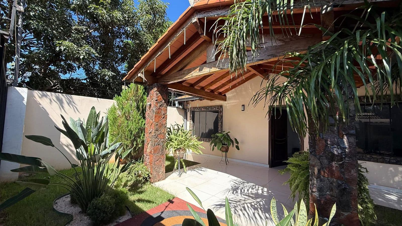 Vendo casa en Mora Cué - Luque