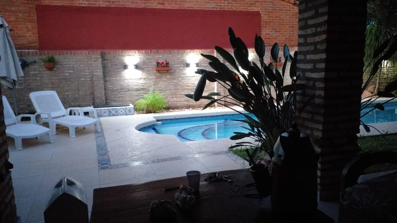 Casa en Esquina en Barrio Mburucuya. Zona Primer Presidente, foto 5