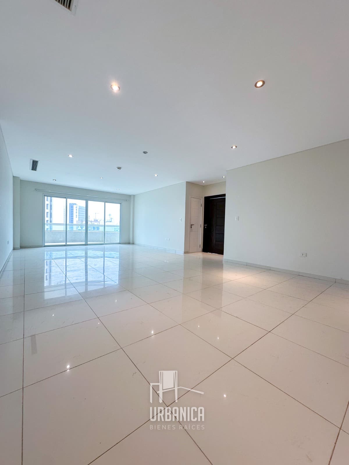 Vendo Hermoso Depto De 3 Habitaciones En Suite. Edificio Martinica
