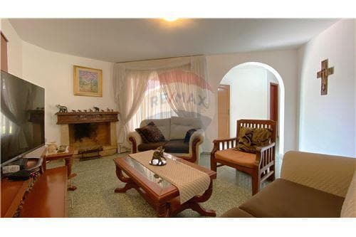 Casa a la venta en zona residencial de Fdo. de la Mora Zona Norte - Ingavi, foto 4