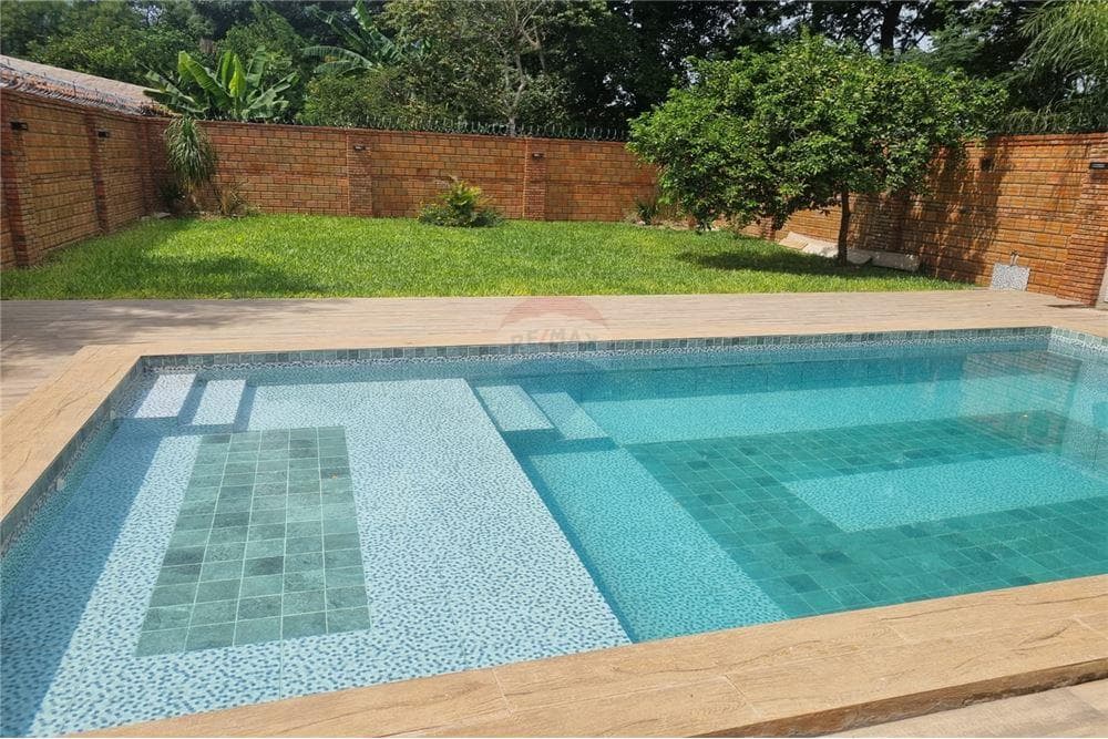 Hermosa casa con piscina en Luque, foto 4
