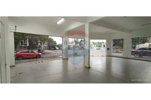 local comercial sobre la Avenida Mariscal López esquina — foto 5