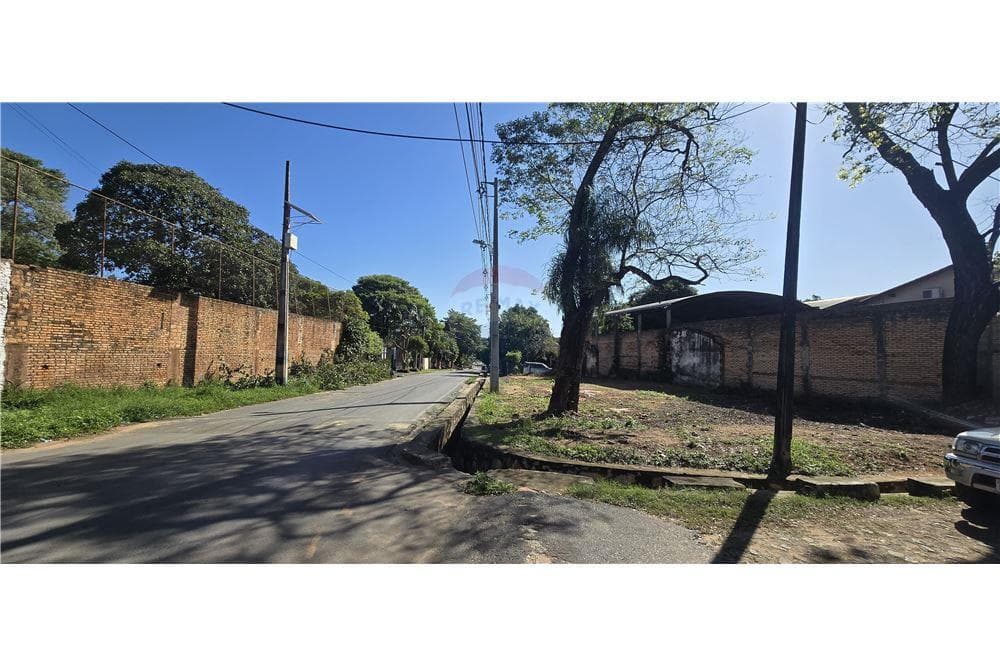 En venta terreno en Luque - primer barrio