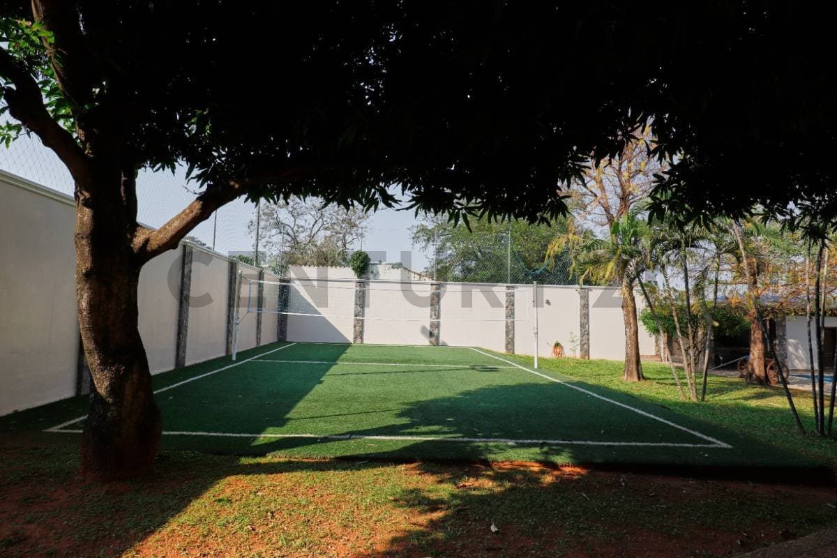 Amplia Residencia, sobre Mcal. López, foto 2