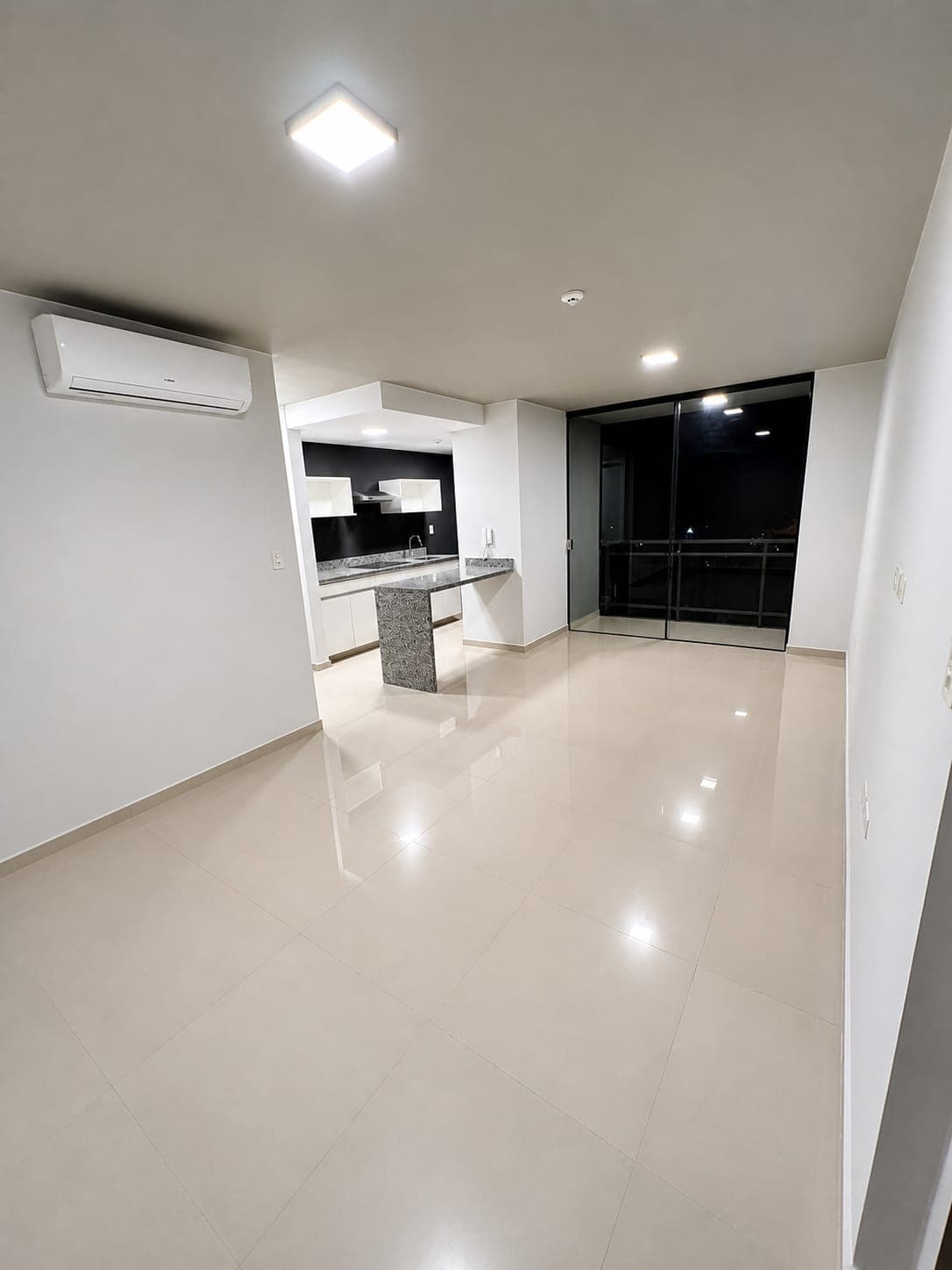 departamento en Edificio INSIGNIA 4 – Luque - piso 5 — foto 3