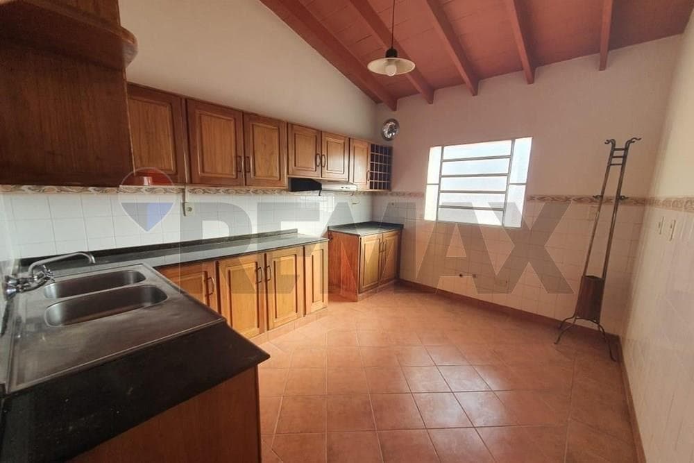 Casa en alquiler | barrio Jara | a media cuadra de la americana, foto 5