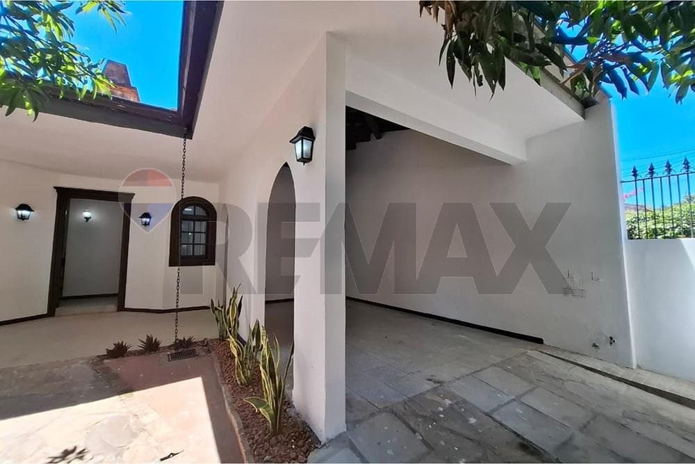 Casa - Alquiler - Obrero, Paraguay, foto 4