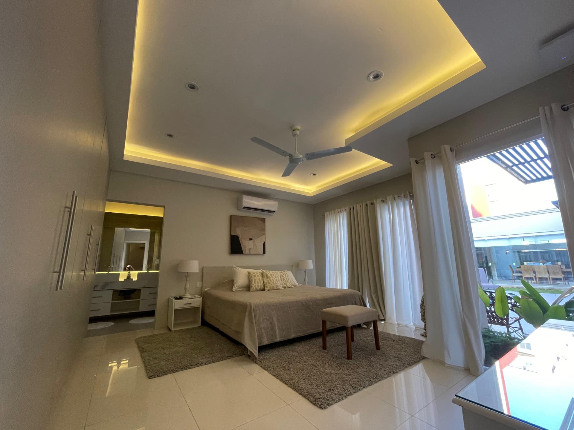 Hermosa Casa De Revista Amoblada De 3 Habit En Suite, foto 3