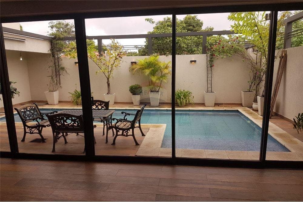 Lujosa casa en mariscal estigarribia / los laureles — foto 2
