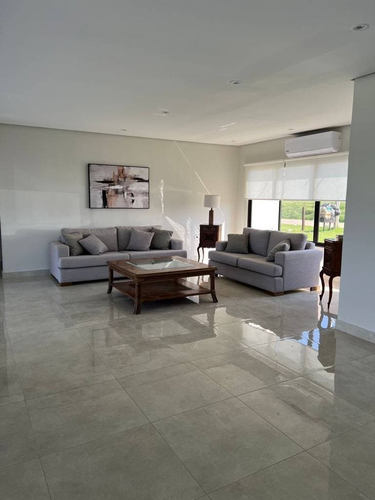 Residencia En Surubi’I Totalmente Amoblada — foto 3