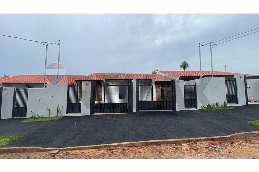 Casa - Venta - Luque, Central, Paraguay — foto 2