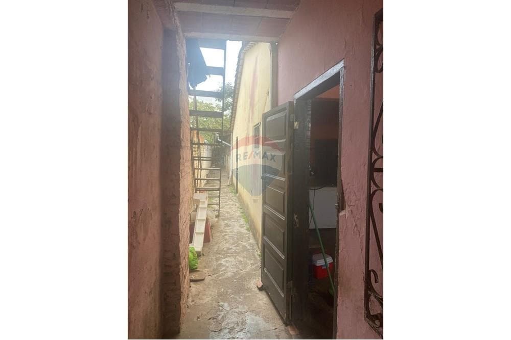 Casa a demoler en Fernando de la Mora – zona norte, foto 3