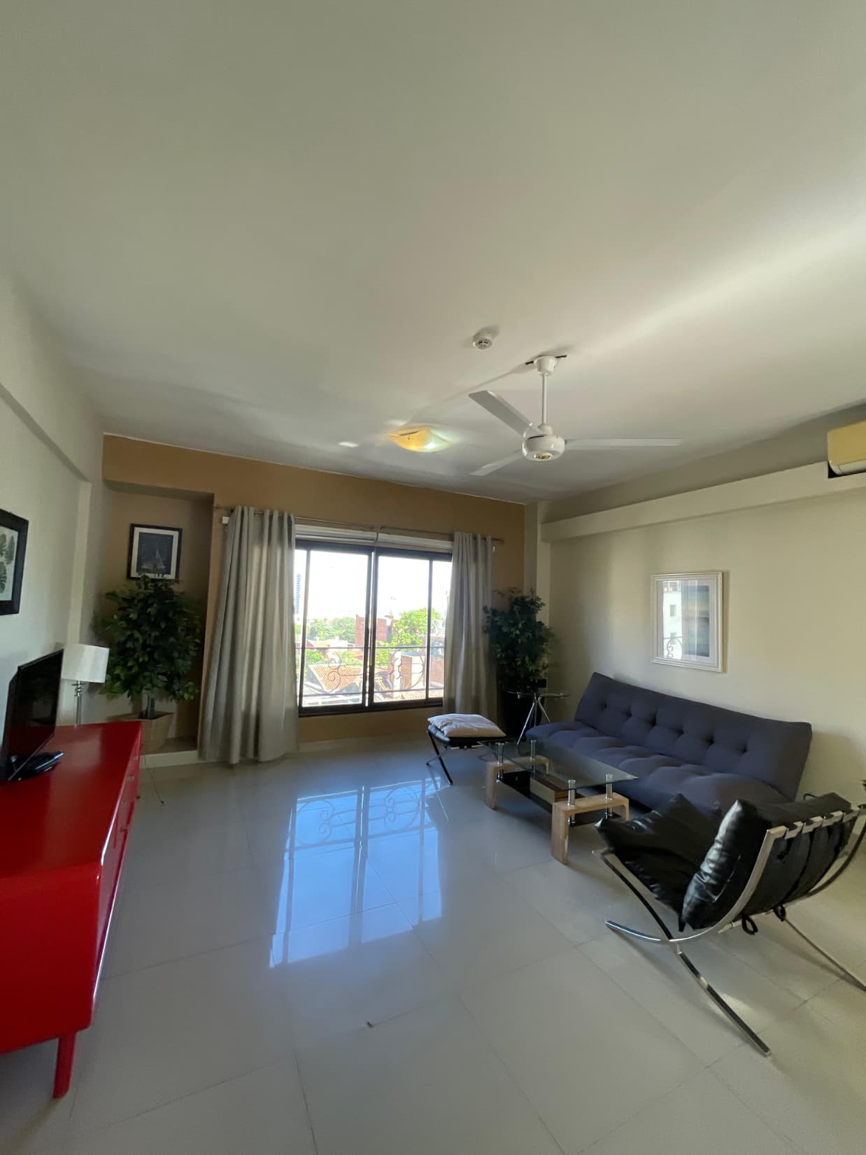 En alquiler departamento amoblado de 1 dormitorio zona Las Mercedes, foto 1