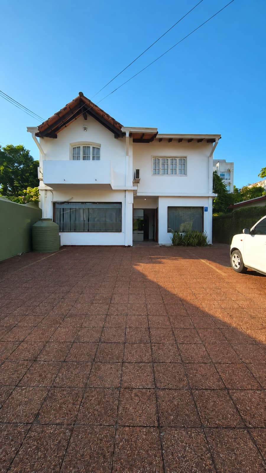 Alquilo o vendo casa para oficina o consultorio en Recoleta – Villa Morra