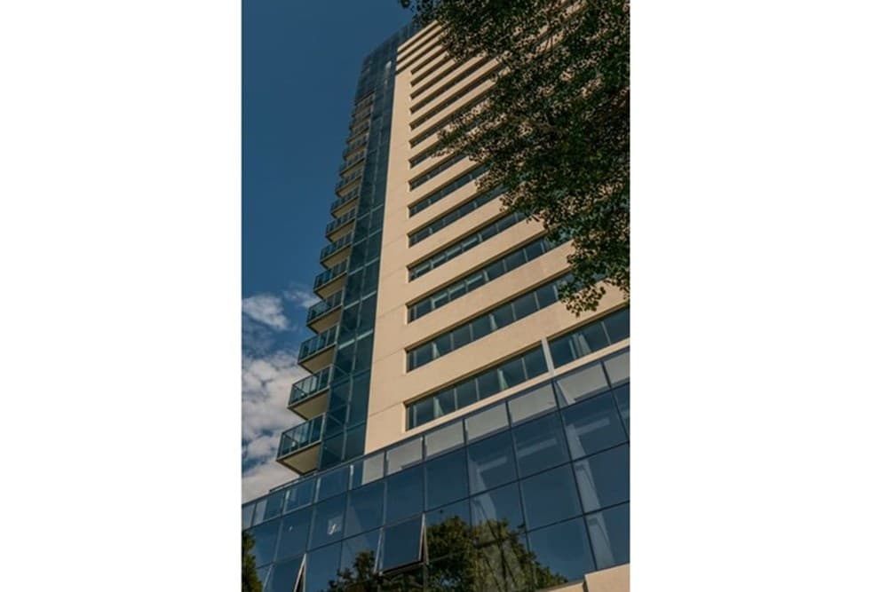Vendo fino departamento en miami tower